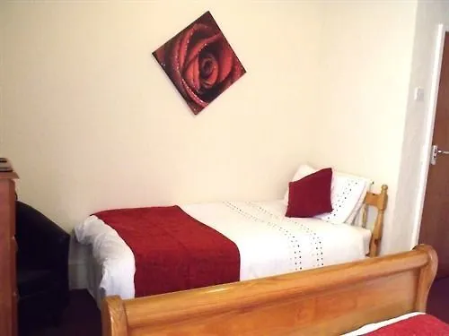Benson Hotel - Small Families & Couples Only Blackpool