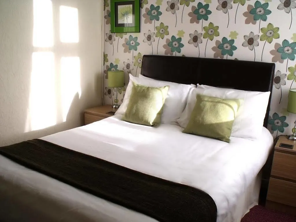 Benson Hotel - Small Families & Couples Only Blackpool United Kingdom