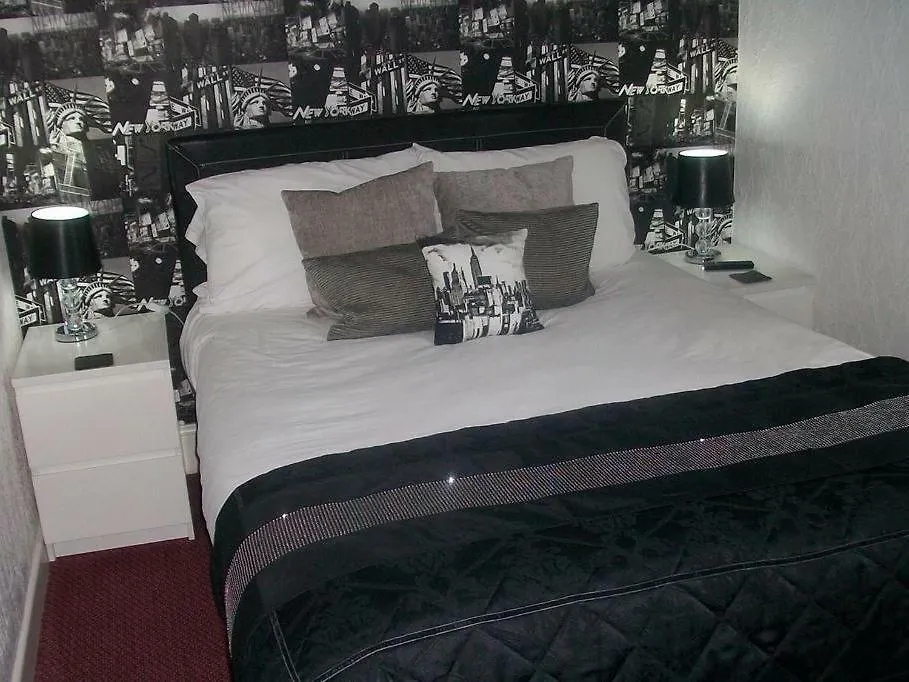 Benson Hotel - Small Families & Couples Only Blackpool Bed & Breakfast