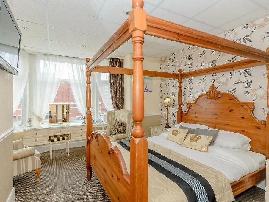 Bed & Breakfast Benson Hotel - Small Families & Couples Only Blackpool